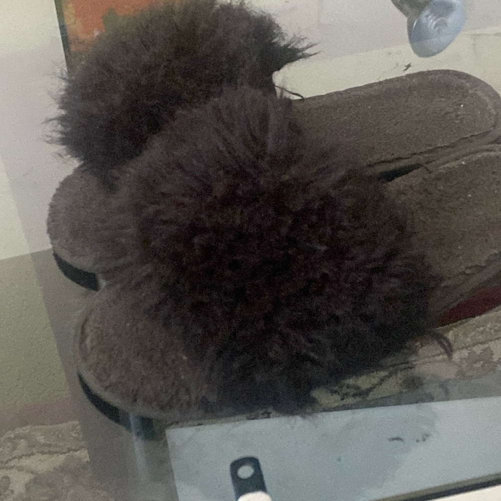 Fur black indoor slides